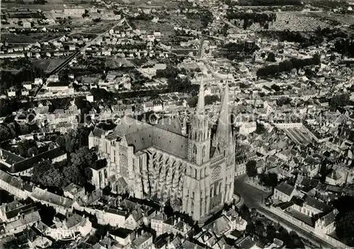 AK / Ansichtskarte Chartres_Eure_et_Loir Fliegeraufnahme Cathedrale Chartres_Eure_et_Loir