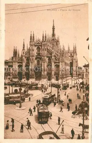 AK / Ansichtskarte Strassenbahn Milano Piazza del Duomo  