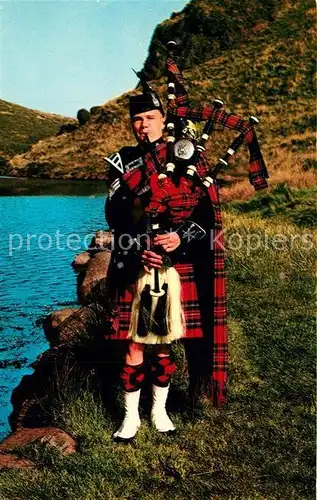 AK / Ansichtskarte Dudelsack Sergeant Piper King s Own Scottish Borderers  