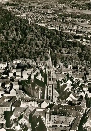 AK / Ansichtskarte Freiburg_Breisgau Stadtzentrum mit Muenster Fliegeraufnahme Freiburg Breisgau