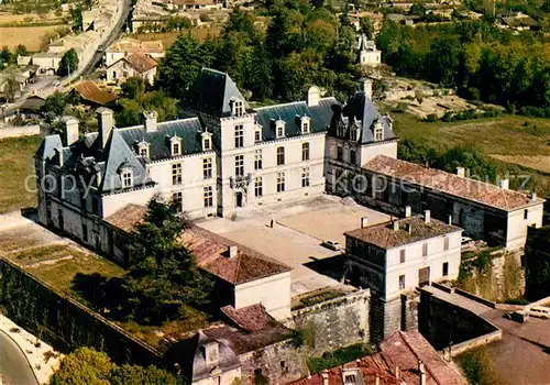 AK / Ansichtskarte Cadillac_sur_Garonne Fliegeraufnahme Chateau des Ducs d`Epernon Cadillac_sur_Garonne