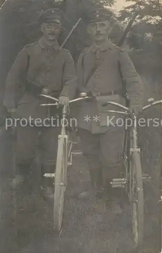 AK / Ansichtskarte Militaria_Deutschland_WK1 Landwehr Landsturm Uniform Ersatz Bataillon Nr. 33 Fahrrad 