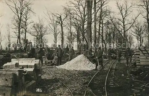 AK / Ansichtskarte Militaria_Deutschland_WK1 Feldbahn Foto Eisenbahn Frankreich 