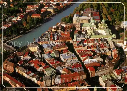 AK / Ansichtskarte Innsbruck Fliegeraufnahme Altstadt mit Innbruecke Innsbruck