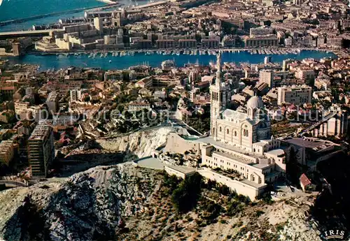 AK / Ansichtskarte Marseille_Bouches du Rhone Fliegeraufnahme Provence Notre Dame de la Garde et des Ports Marseille