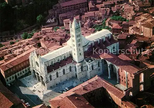 AK / Ansichtskarte Siena Piazza del Duomo Fliegeraufnahme Siena