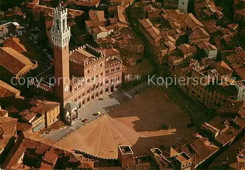 AK / Ansichtskarte Siena Piazza del Campo Veduta aerea Siena