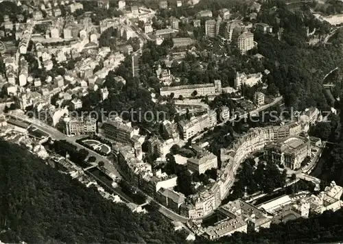 AK / Ansichtskarte Karlovy_Vary Kurviertel Fliegeraufnahme Karlovy Vary