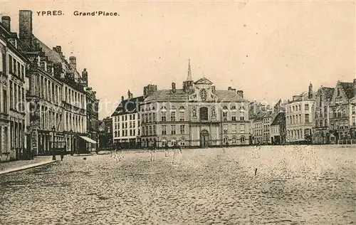 AK / Ansichtskarte Ypres_Ypern_West_Vlaanderen Grand Place Ypres_Ypern