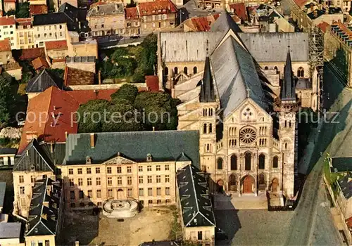 AK / Ansichtskarte Reims_Champagne_Ardenne Fliegeraufnahme Basilique Saint Remi et Abbaye Reims_Champagne_Ardenne