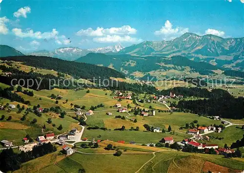 AK / Ansichtskarte Langenegg Fliegeraufnahme im Bregenzerwald Langenegg