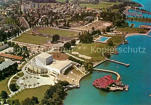 AK / Ansichtskarte Bregenz_Bodensee Fliegeraufnahme Kongresshaus Festspielbuehne Tribuene Schwimmbad Stadion Segelhafen Bregenz Bodensee