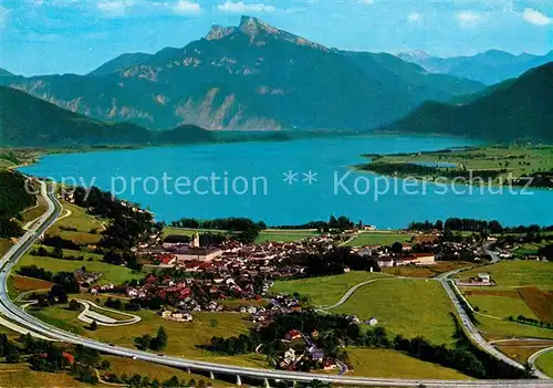 AK / Ansichtskarte Mondsee_Salzkammergut Fliegeraufnahme Seepartie Autobahn Salzburg Wien Mondsee Salzkammergut