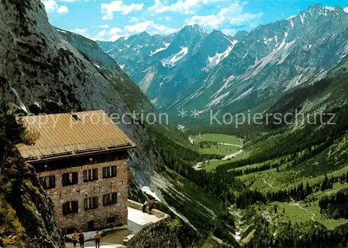 AK / Ansichtskarte Karwendelhaus Berghuette Landschaft Talblick Alpenpanorama Karwendelhaus