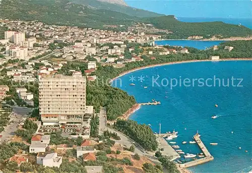 AK / Ansichtskarte Makarska_Dalmatien Hotel Hafen Kueste Fliegeraufnahme Makarska Dalmatien