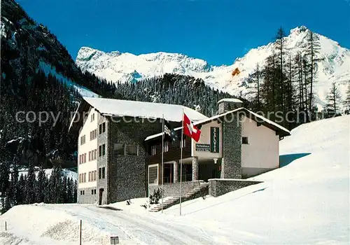 AK / Ansichtskarte Marmorera Ferienhaus Scalotta gegen Piz Forbisch Piz Arblatsch Winterlandschaft Alpen Marmorera