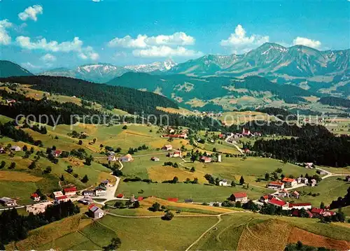 AK / Ansichtskarte Langenegg Luftkurort Bregenzerwald Fliegeraufnahme Langenegg