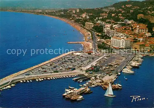 AK / Ansichtskarte Cannes_Alpes Maritimes Le Port Cote d Azur vue aerienne Cannes Alpes Maritimes