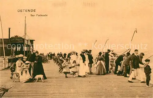 AK / Ansichtskarte Ostende_Oostende Sur l estacade 