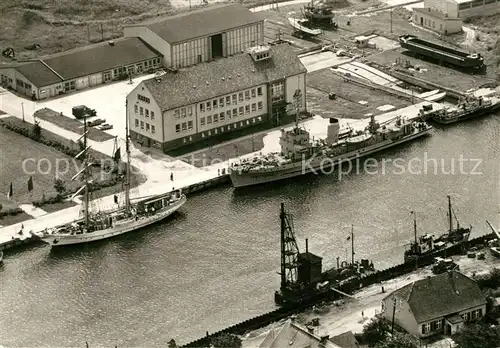 AK / Ansichtskarte Greifswald Wieck Marineschule der GST August Luetgens Greifswald