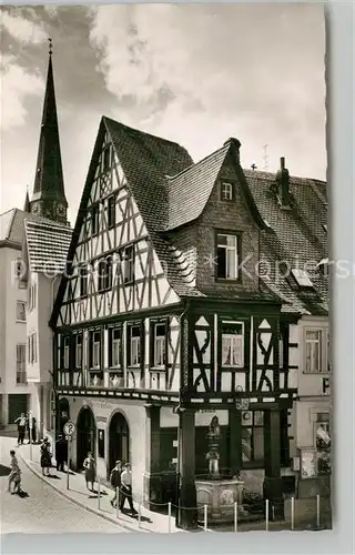 AK / Ansichtskarte Alzey Fischmarkt Deutsches Haus Fachwerkhaus Voelkerbrunnen Alzey