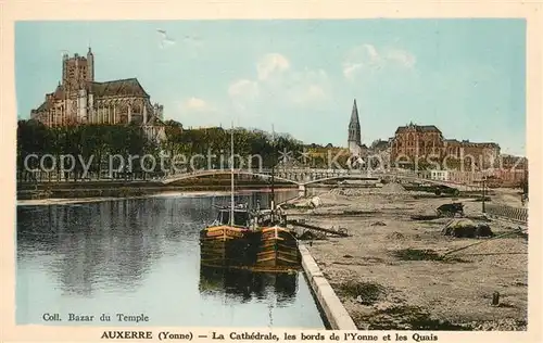 AK / Ansichtskarte Auxerre La Cathedrale les bords de lYonne et les Quais Auxerre