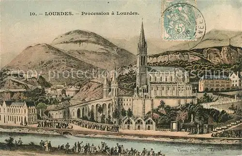 AK / Ansichtskarte Lourdes_Hautes_Pyrenees Procession a Lourdes Lourdes_Hautes_Pyrenees