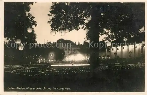 AK / Ansichtskarte Baden Baden Kurgarten Wiesenbeleuchtung Kurgarten Nachtaufnahme Baden Baden