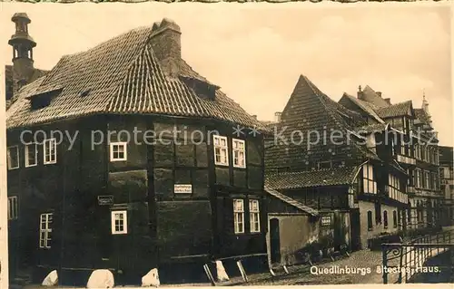 AK / Ansichtskarte Quedlinburg aeltestes Haus Quedlinburg