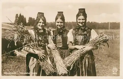 AK / Ansichtskarte Neustadt_Schwarzwald Neustaedter Trachten Neustadt_Schwarzwald