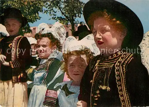 AK / Ansichtskarte Trachten_Frankreich Kinder Concarneau  