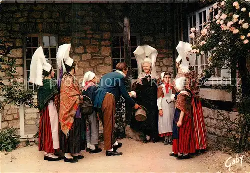 AK / Ansichtskarte Trachten_Frankreich Normandie Coiffes d Harcourt Caen  