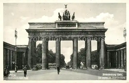 AK / Ansichtskarte Berlin Brandenburger Tor Quadriga Berlin