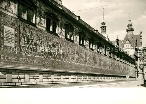 AK / Ansichtskarte Dresden Augustusstrasse Langer Gang mit Fuerstenzug Dresden