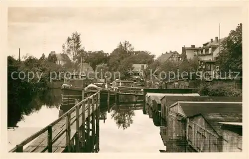 AK / Ansichtskarte Fuerstenberg_Havel Dampferanlegestelle Bootshaeuser Fuerstenberg_Havel