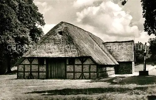 AK / Ansichtskarte Husum_Butjadingen Ostenfelder Haus Reetdach Fachwerk Husum Butjadingen