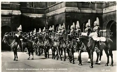 AK / Ansichtskarte Leibgarde_Wache Changing the Lifeguards Whitehall London  