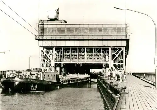 AK / Ansichtskarte Niederfinow Schiffshebewerk Niederfinow