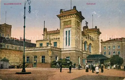 AK / Ansichtskarte Saarbruecken Bahnhof Saarbruecken