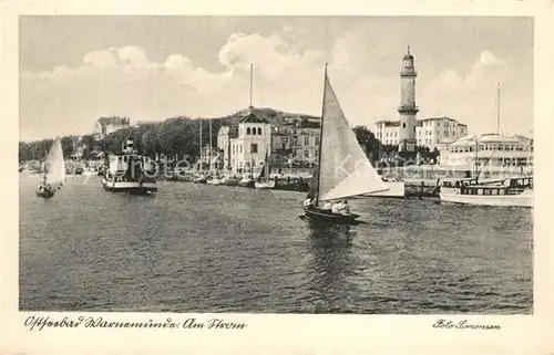 Warnemuende_Ostseebad Partie am Strom Leuchtturm Warnemuende_Ostseebad