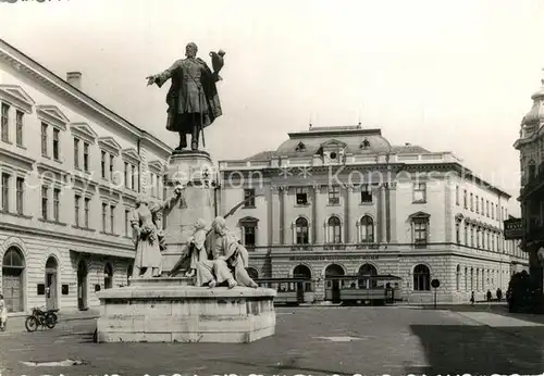 AK / Ansichtskarte Szeged Klauzal Platz mit Kossuth Statue Szeged
