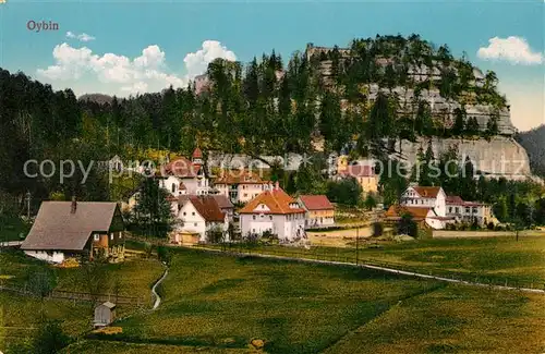 AK / Ansichtskarte Oybin Ortsansicht mit Kirche Berg Oybin Oybin