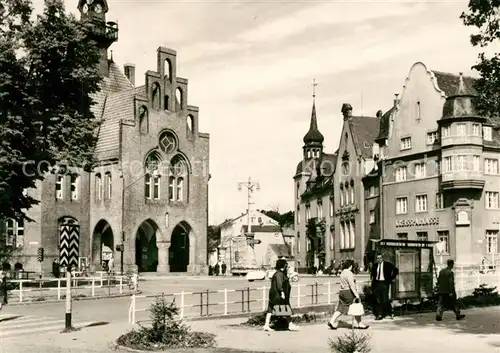 AK / Ansichtskarte Nauen_Havelland Rathaus und Kreissparkasse Nauen_Havelland