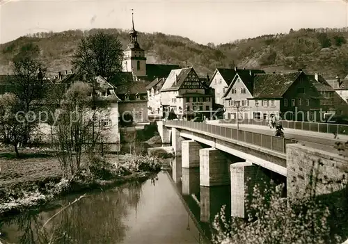 AK / Ansichtskarte Kuenzelsau Kocher Bruecke Blick zur Kirche Kuenzelsau