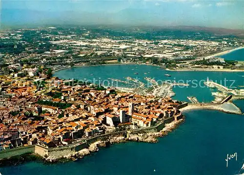 AK / Ansichtskarte Antibes_Alpes_Maritimes La Vieille Villa et ses Remparts vue aerienne Collection Couleurs et Lumiere de France Antibes_Alpes_Maritimes