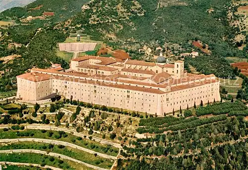 AK / Ansichtskarte Montecassino Abbazia vista dall aereo Kloster Fliegeraufnahme Montecassino