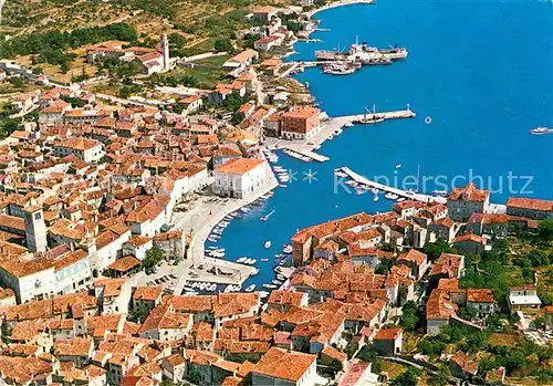 AK / Ansichtskarte Cres Altstadt Hafen Fliegeraufnahme Cres