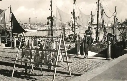 AK / Ansichtskarte Oostende_Ostende Visserskaai 