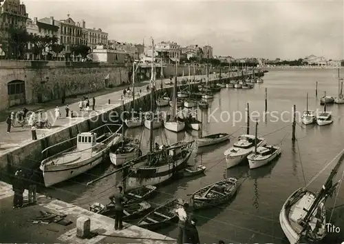 AK / Ansichtskarte Royan_Charente Maritime Le Port Royan Charente Maritime