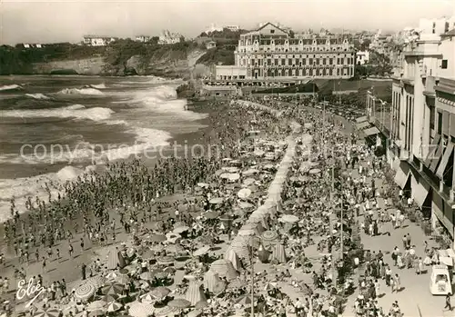 AK / Ansichtskarte Biarritz_Pyrenees_Atlantiques La Grande Plage a lHeure du Bain Biarritz_Pyrenees
